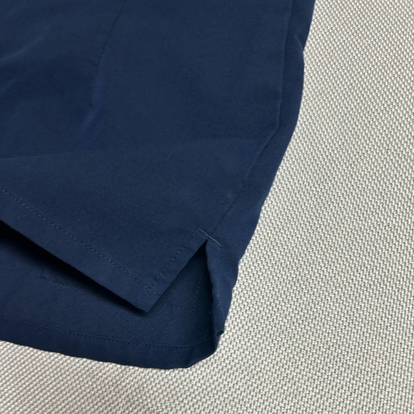 FIGS Women's Size XSmall Dark Blue Short Sleeve V Neck 2 Pocket Scrub Top - Picture 3 of 13